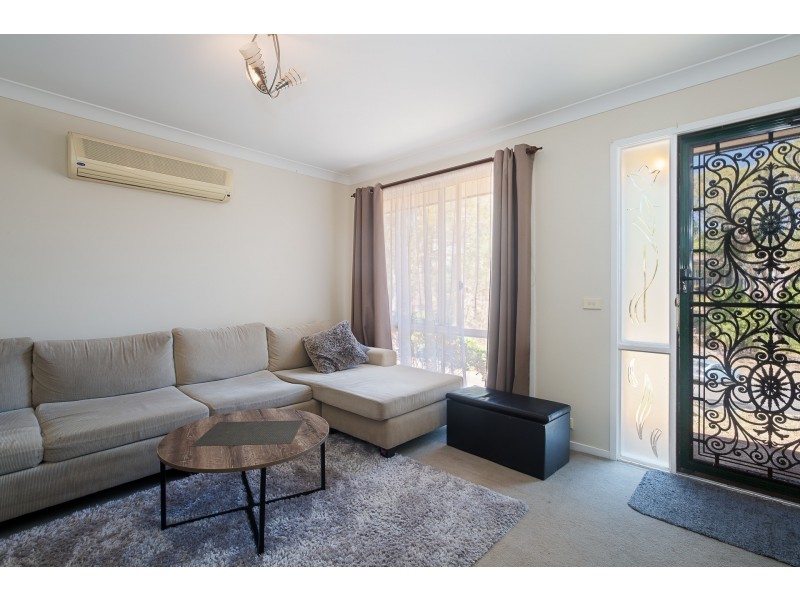 4 Columbia Close, Woodrising NSW 2284