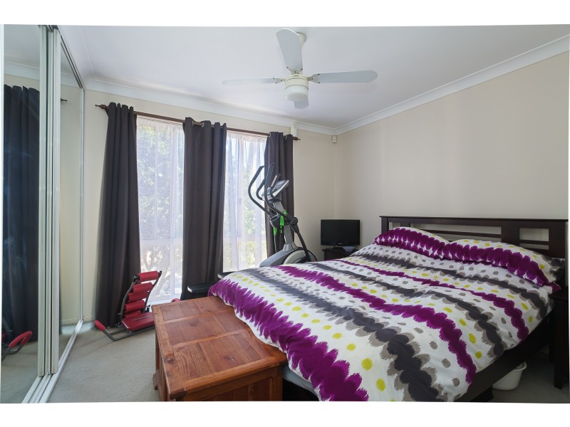 4 Columbia Close, Woodrising NSW 2284