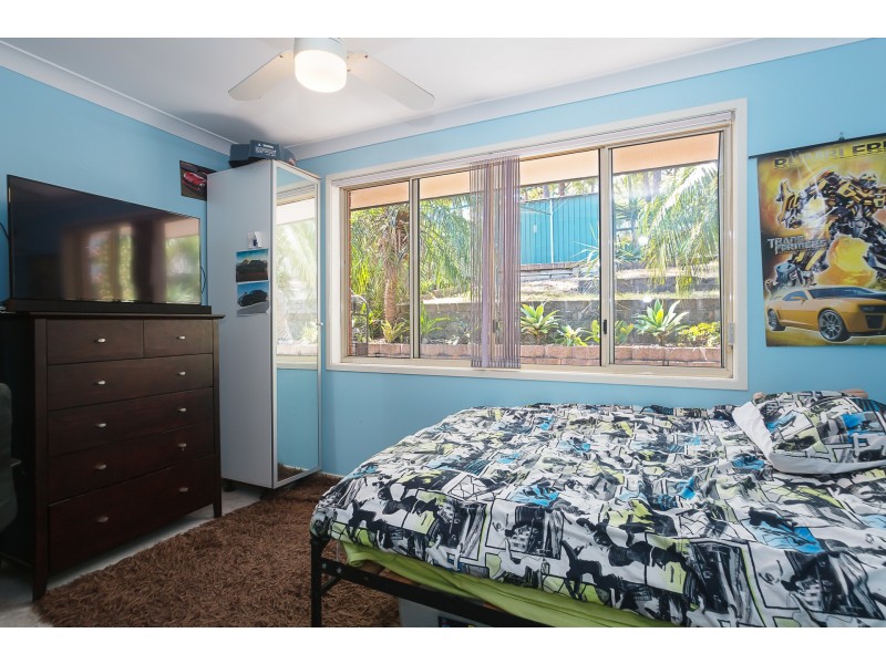 4 Columbia Close, Woodrising NSW 2284