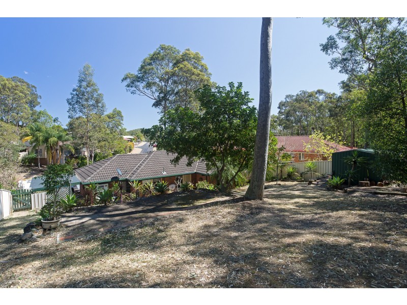 4 Columbia Close, Woodrising NSW 2284