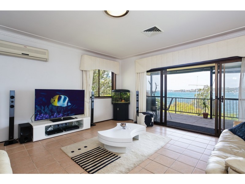335 Coal Point Road, Coal Point NSW 2283