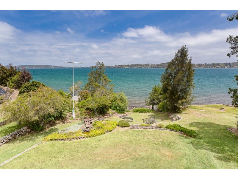 335 Coal Point Road, Coal Point NSW 2283