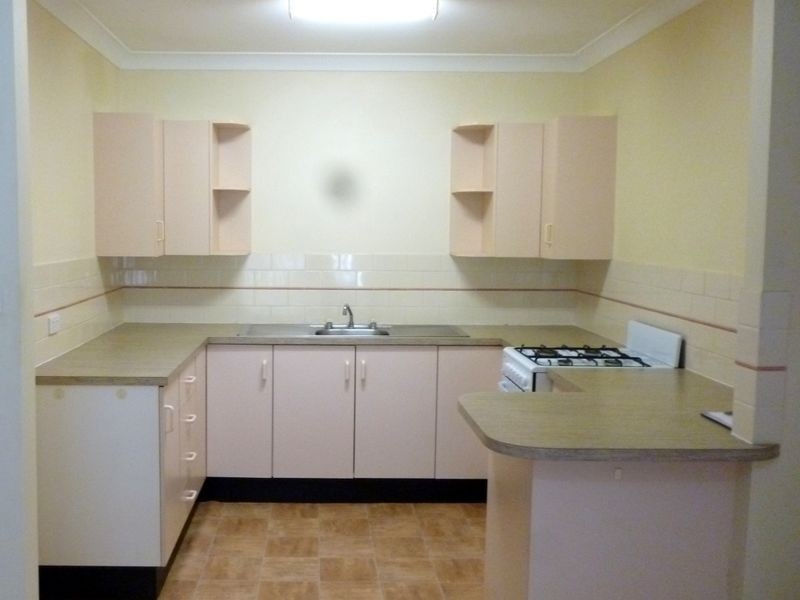 2/12 Deal Street, Mount Hutton NSW 2290