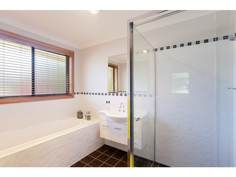 49 Forest Lake Way, Toronto NSW 2283