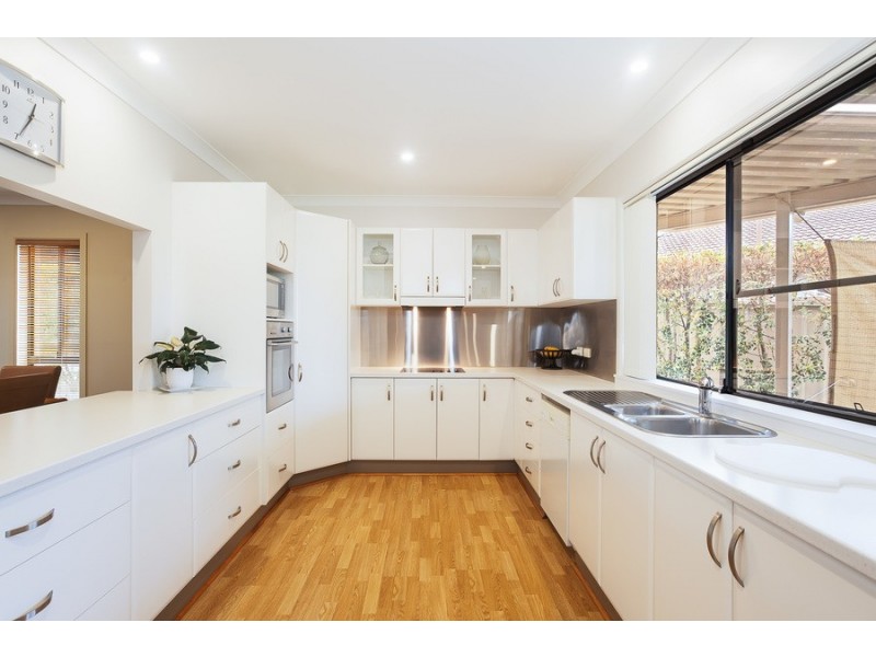 4 Exeter Street, Carey Bay NSW 2283