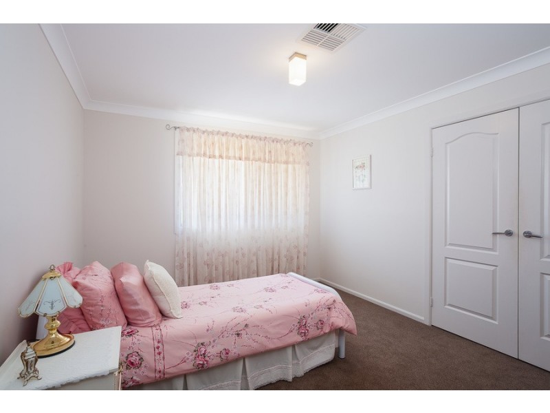 4 Exeter Street, Carey Bay NSW 2283