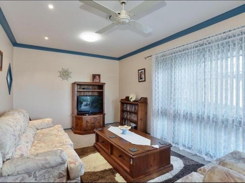 22 Carlisle Row, Fishing Point NSW 2283