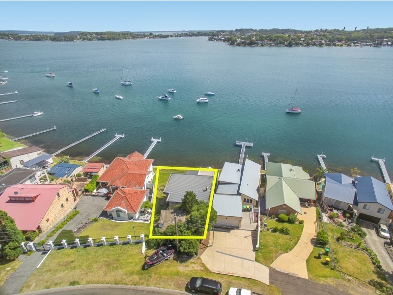 98 Sealand Road, Fishing Point NSW 2283