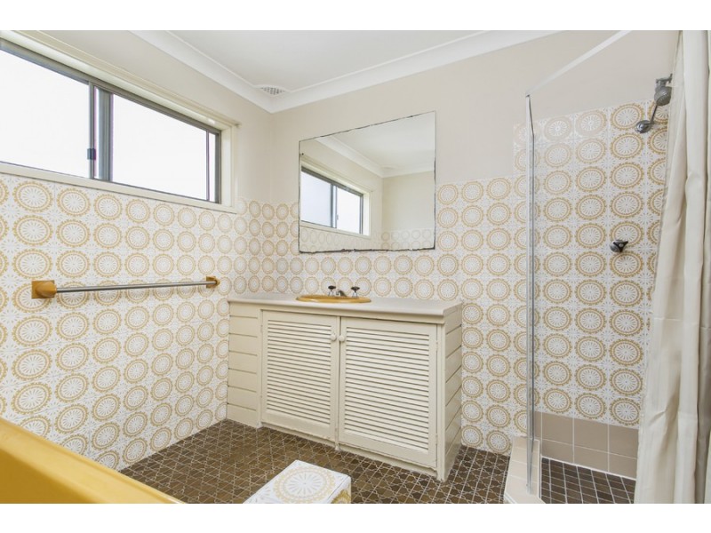 98 Sealand Road, Fishing Point NSW 2283