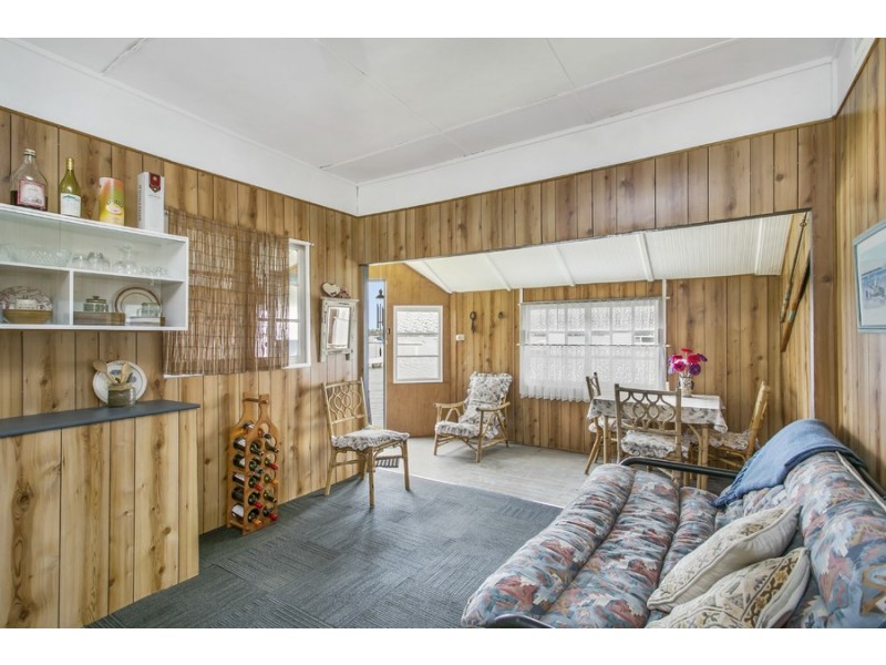 98 Sealand Road, Fishing Point NSW 2283