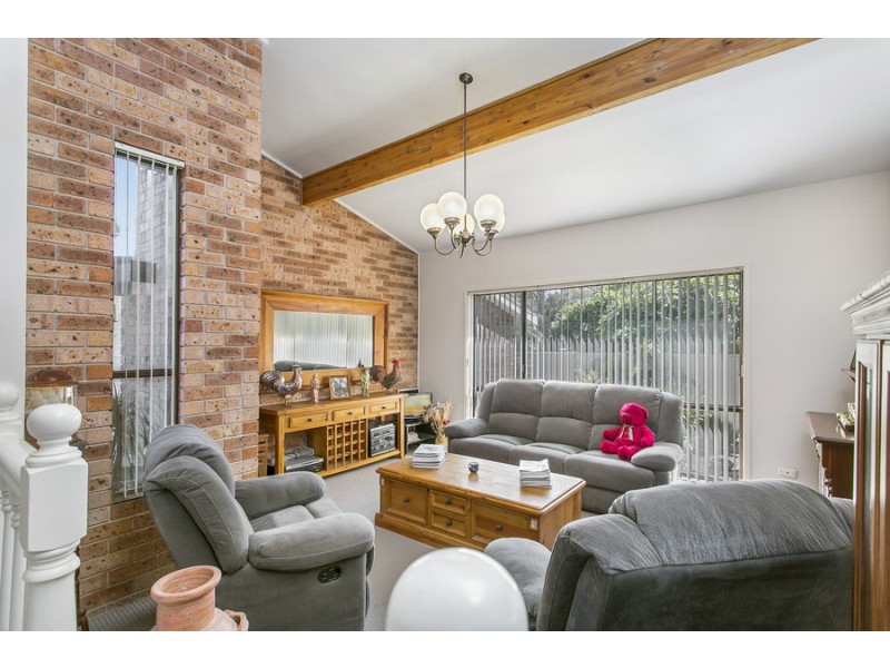 6 Balmoral Place, Fishing Point NSW 2283