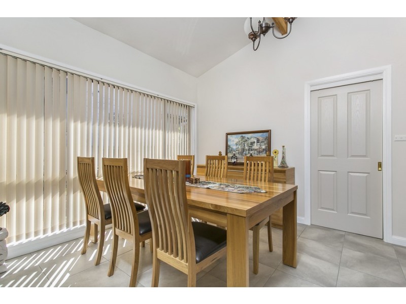 6 Balmoral Place, Fishing Point NSW 2283