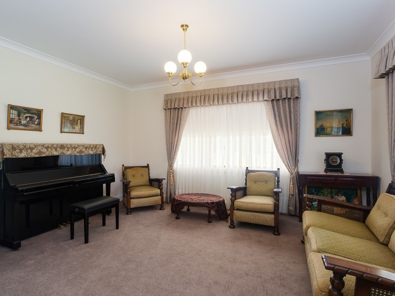 222 Heaton Road, Quorrobolong NSW 2325
