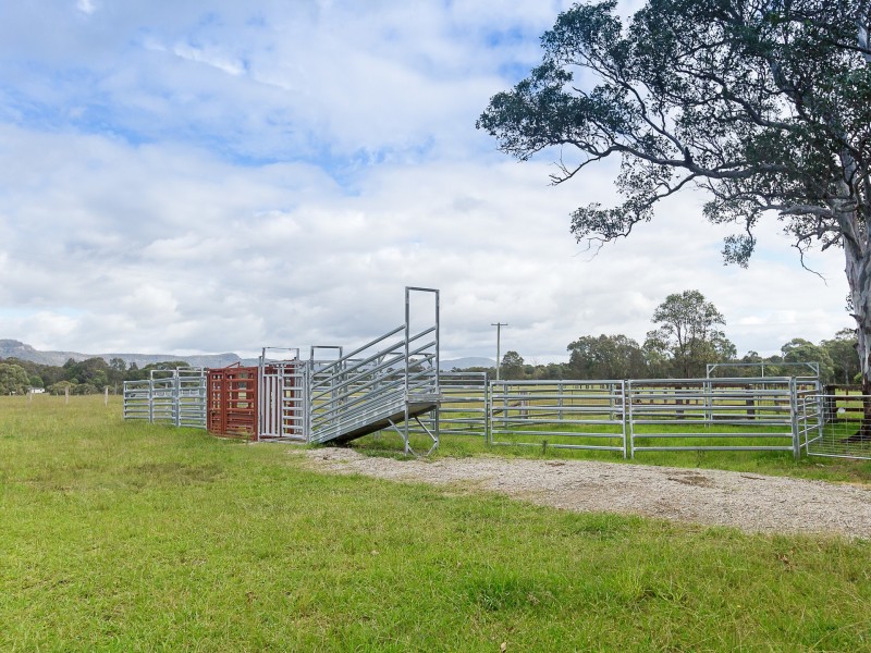 222 Heaton Road, Quorrobolong NSW 2325