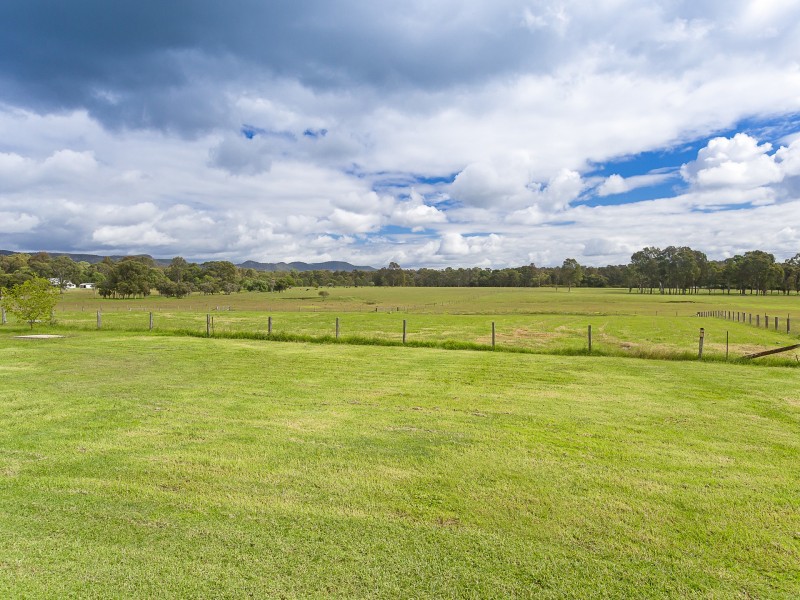 222 Heaton Road, Quorrobolong NSW 2325