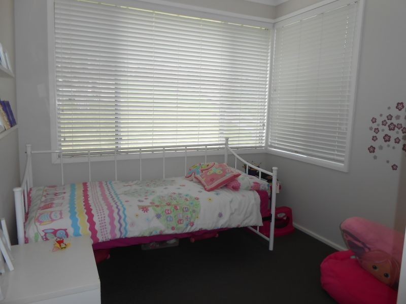 5 Lisa Avenue, Warners Bay NSW 2282