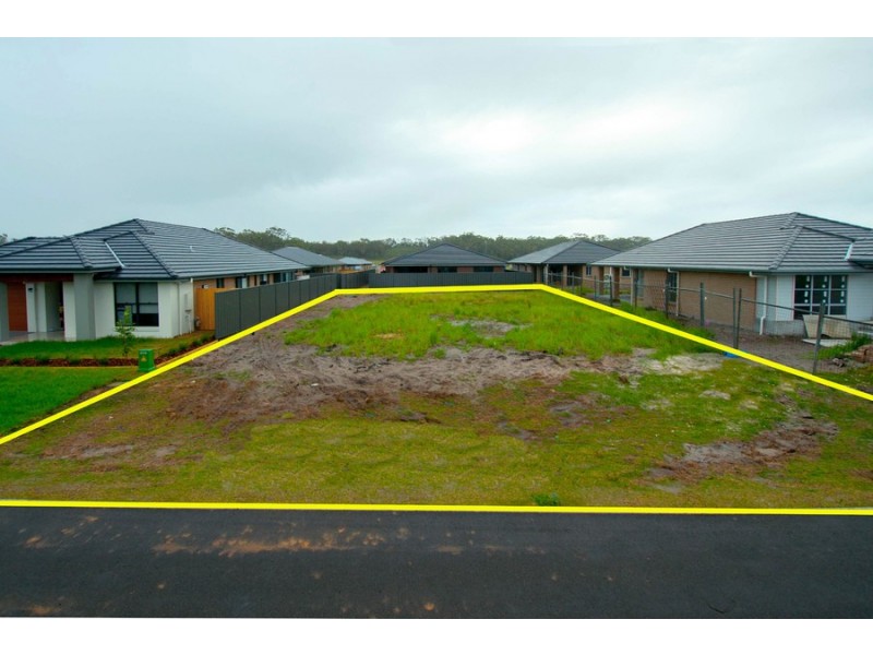 15 Rosemary Street, Fern Bay NSW 2295