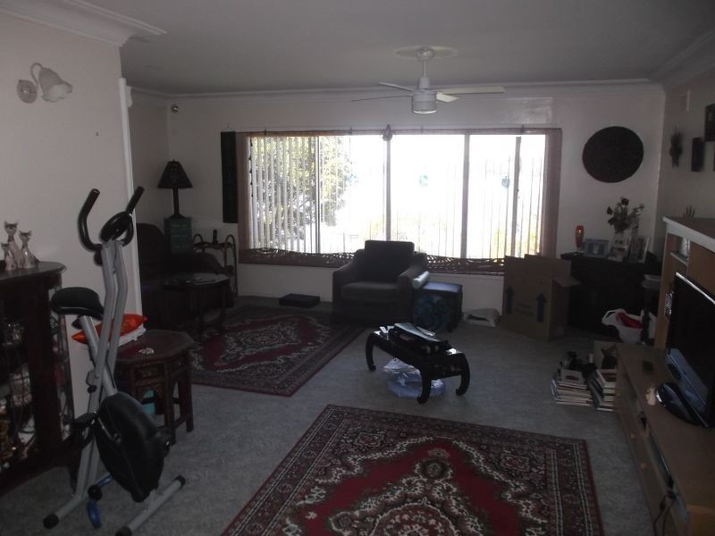 12 Sealand Road, Fishing Point NSW 2283