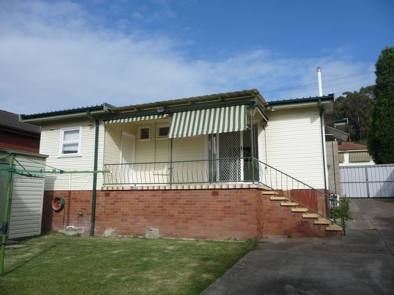 12 Elizabeth Street, Eleebana NSW 2282