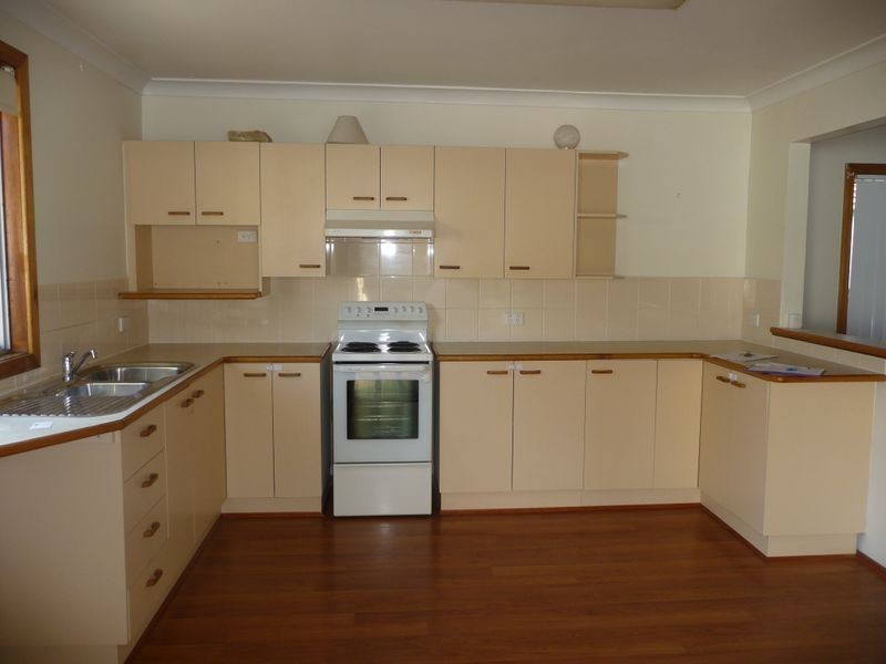 43 Fairfax Road, Warners Bay NSW 2282