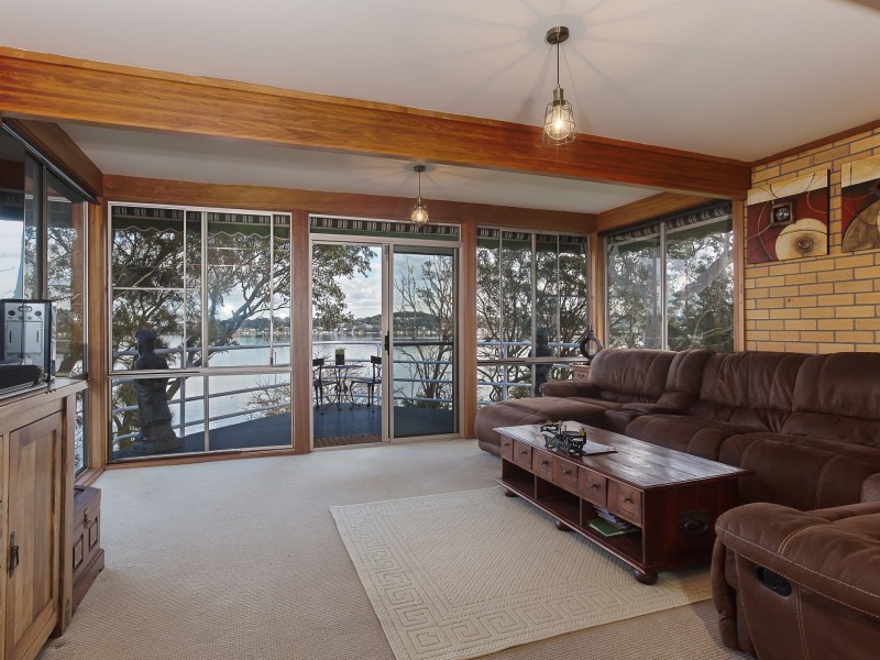 371 Coal Point Road, Coal Point NSW 2283