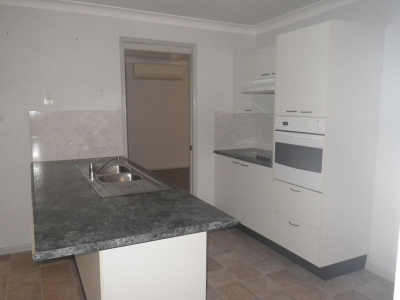 11 Canopus Close, Marmong Point NSW 2284