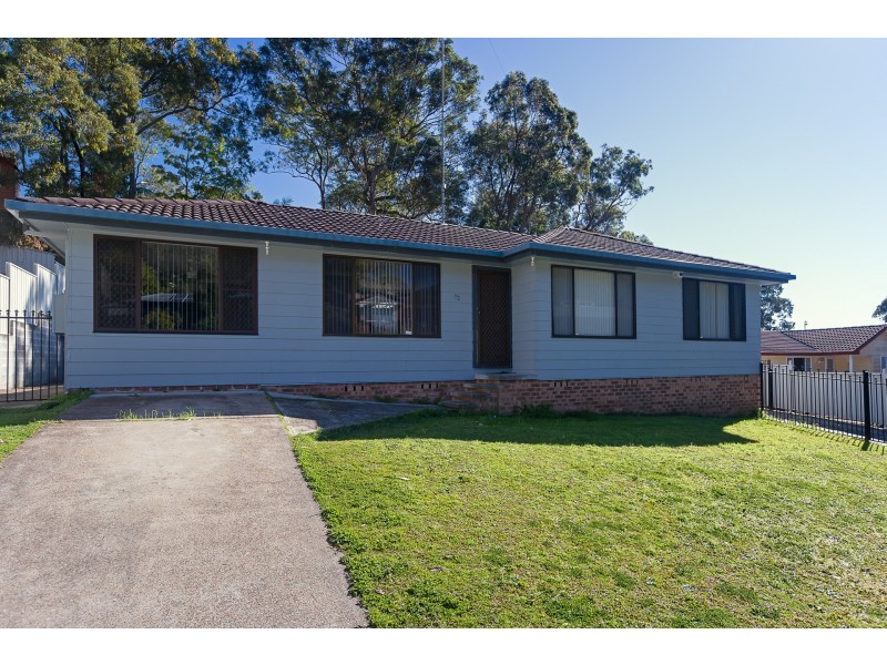 12 Southern Cross Drive, Woodrising NSW 2284