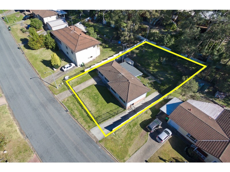12 Southern Cross Drive, Woodrising NSW 2284