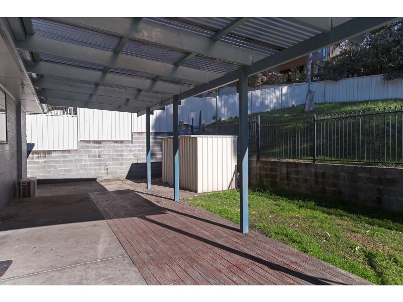 12 Southern Cross Drive, Woodrising NSW 2284