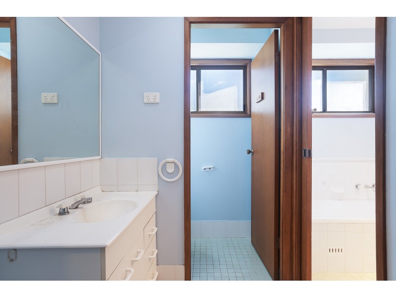 12 Southern Cross Drive, Woodrising NSW 2284