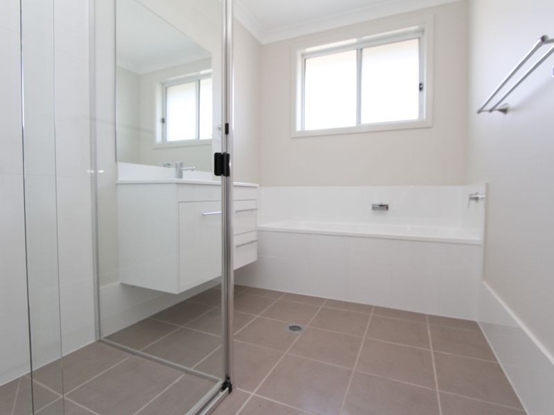 22 John Darling Avenue, Belmont North NSW 2280