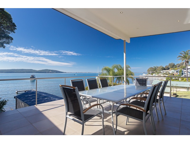 2/8 Skye Point Road, Coal Point NSW 2283