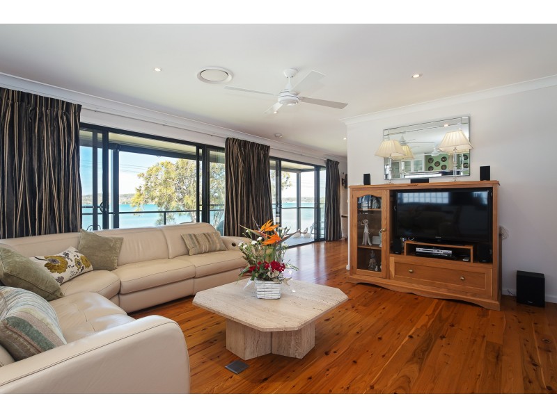 5 George Street, Marmong Point NSW 2284