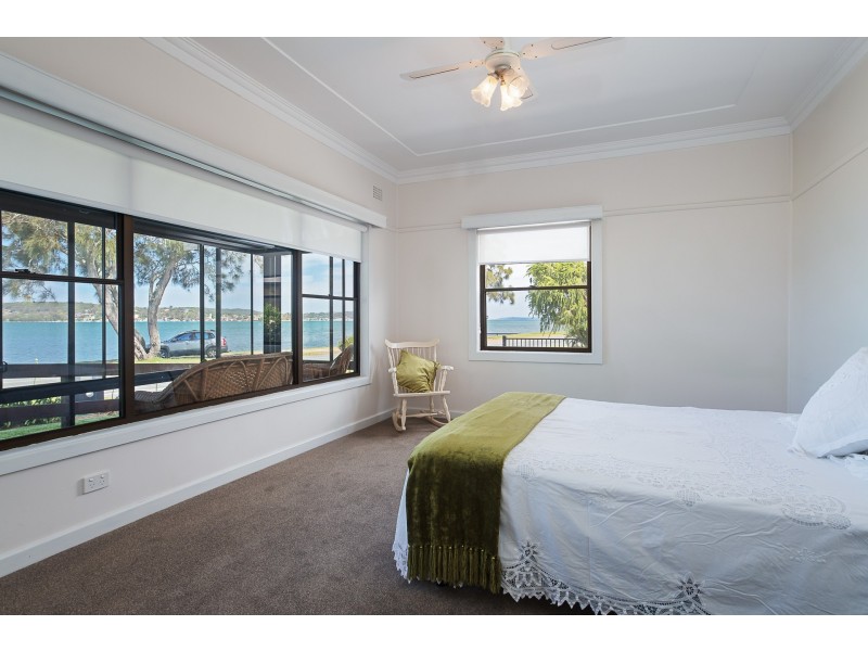 5 George Street, Marmong Point NSW 2284