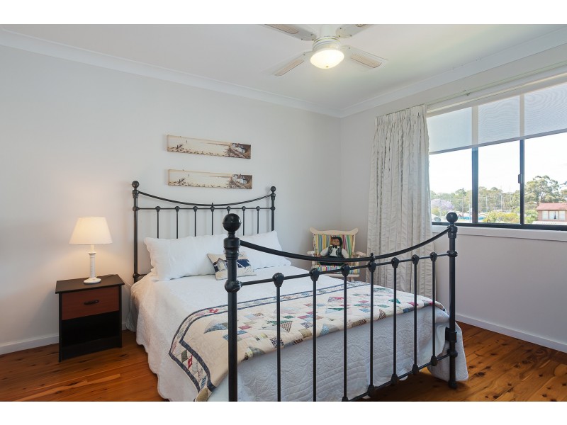 5 George Street, Marmong Point NSW 2284