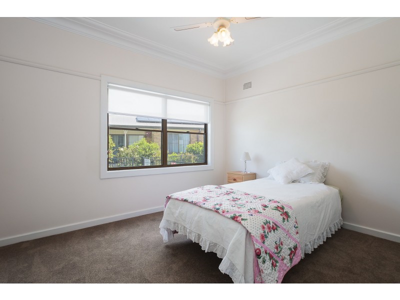 5 George Street, Marmong Point NSW 2284