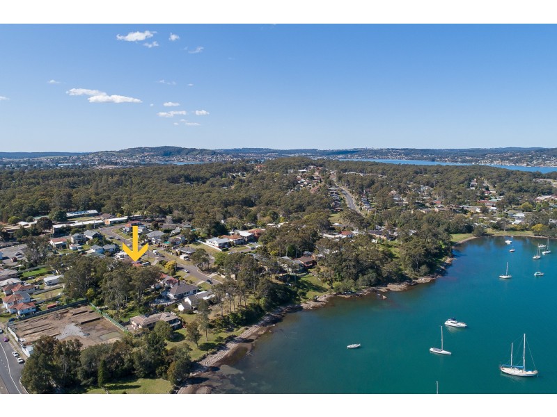 9 Hely Avenue, Fennell Bay NSW 2283