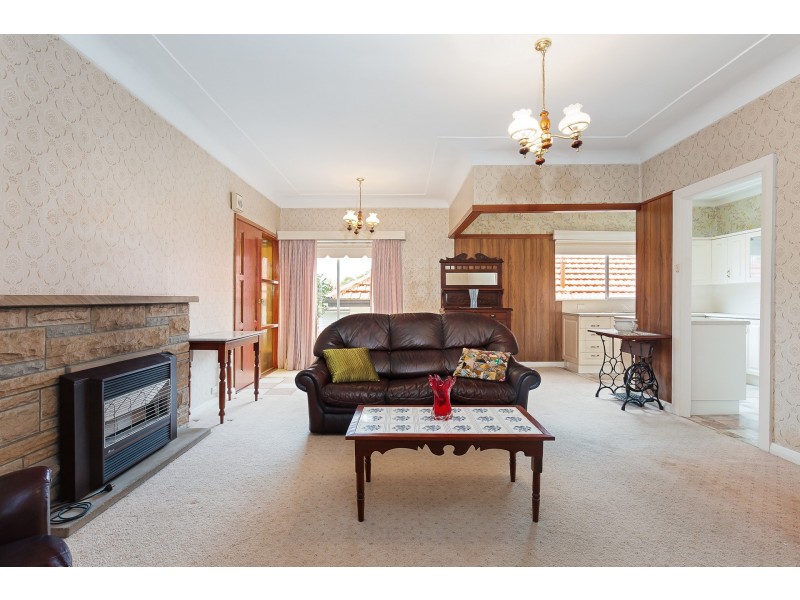 9 Hely Avenue, Fennell Bay NSW 2283