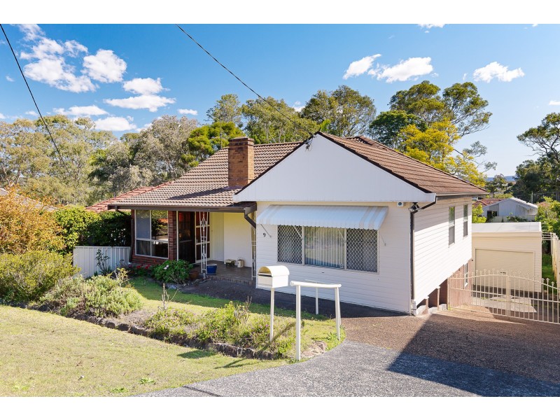 9 Hely Avenue, Fennell Bay NSW 2283