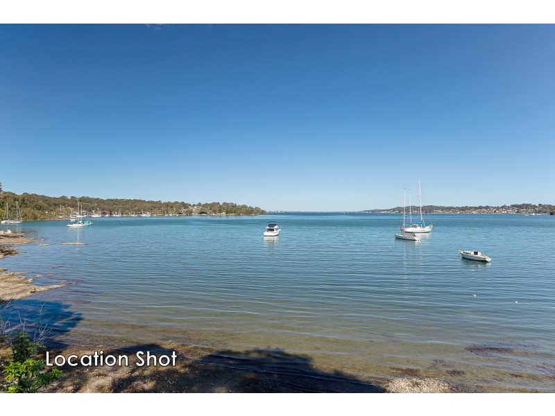 9 Hely Avenue, Fennell Bay NSW 2283