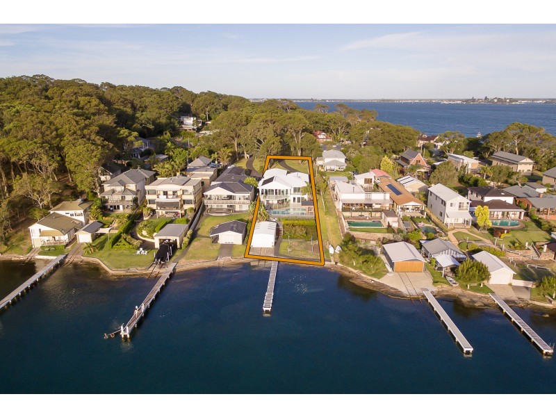 11 Grant Road, Coal Point NSW 2283