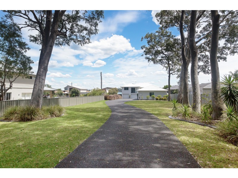 11 Grant Road, Coal Point NSW 2283