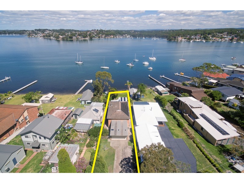 82 Sealand Road, Fishing Point NSW 2283