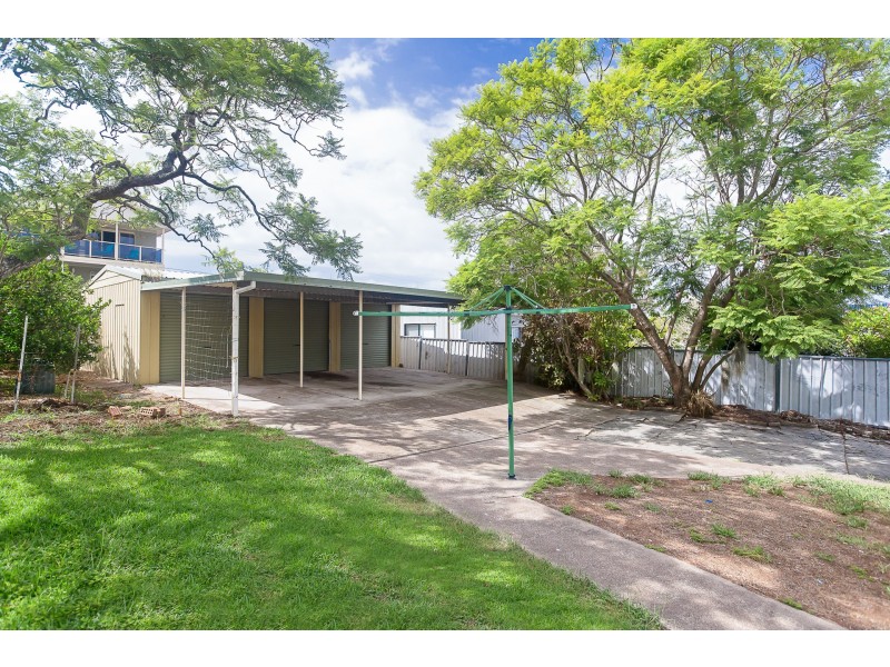 6 Lake Road, Fennell Bay NSW 2283
