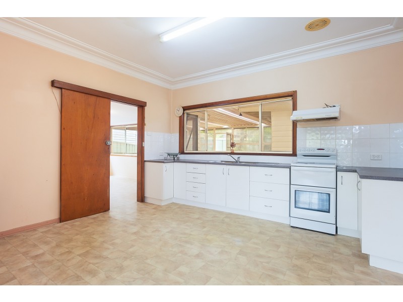 6 Lake Road, Fennell Bay NSW 2283