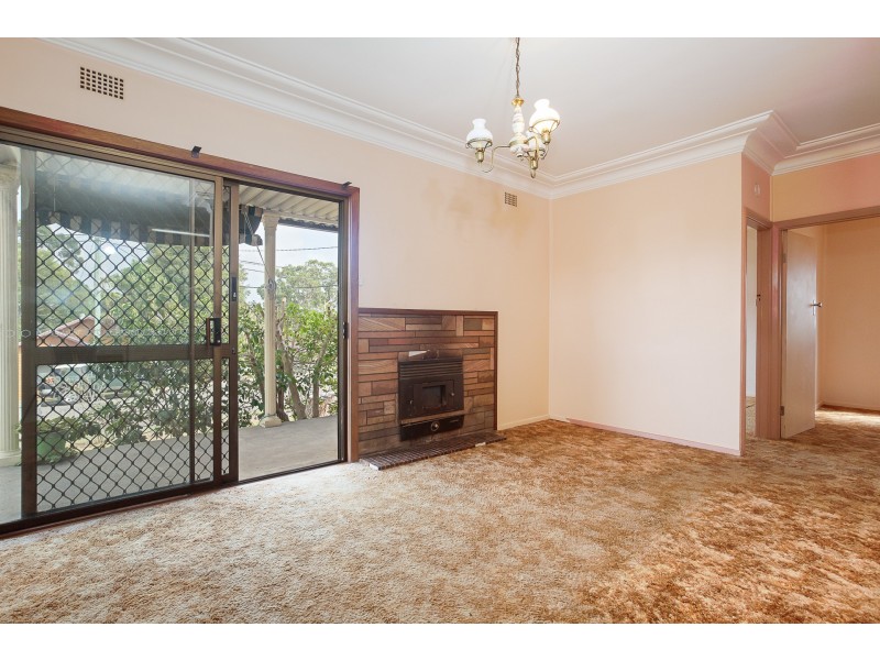 6 Lake Road, Fennell Bay NSW 2283