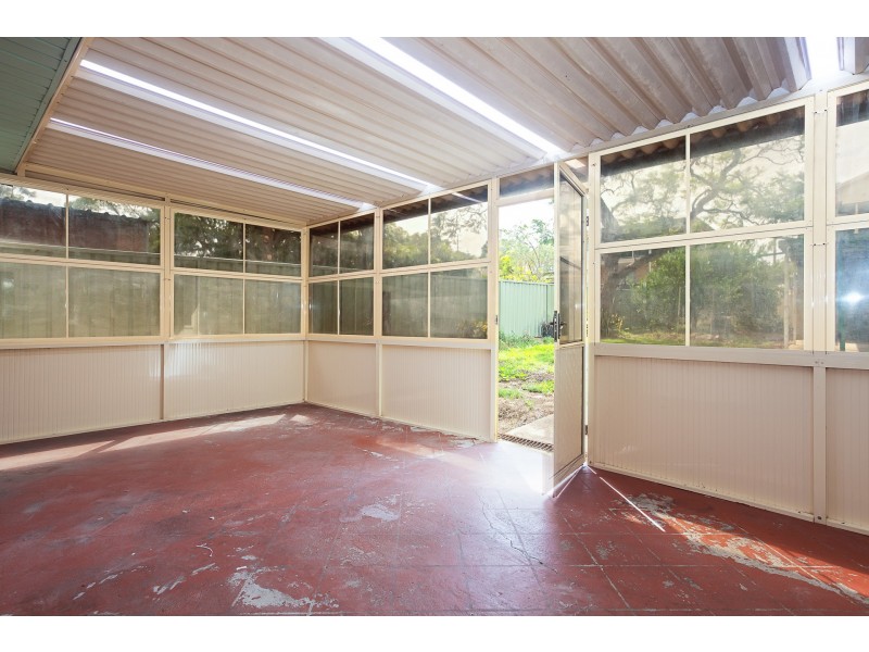 6 Lake Road, Fennell Bay NSW 2283