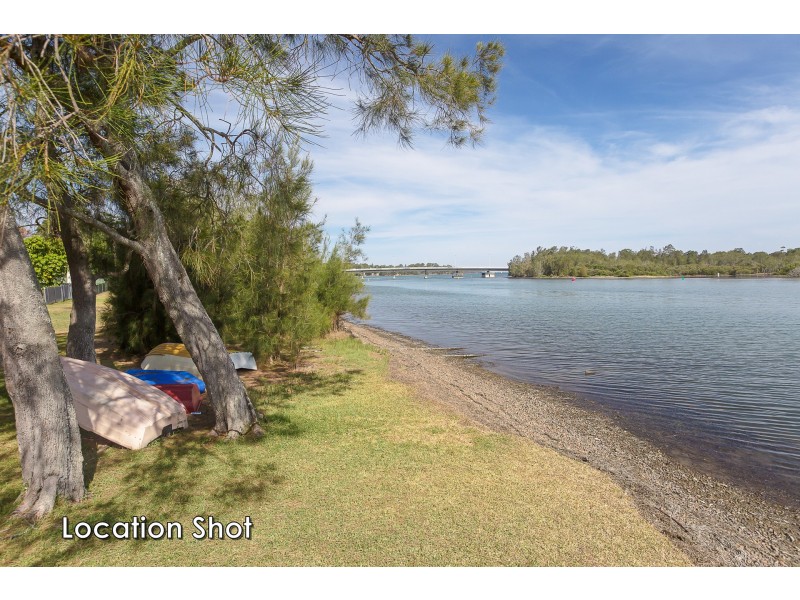 6 Lake Road, Fennell Bay NSW 2283
