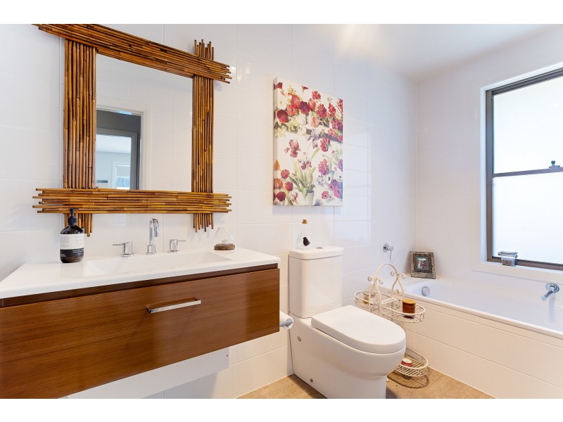 72 Fishing Point Road, Fishing Point NSW 2283