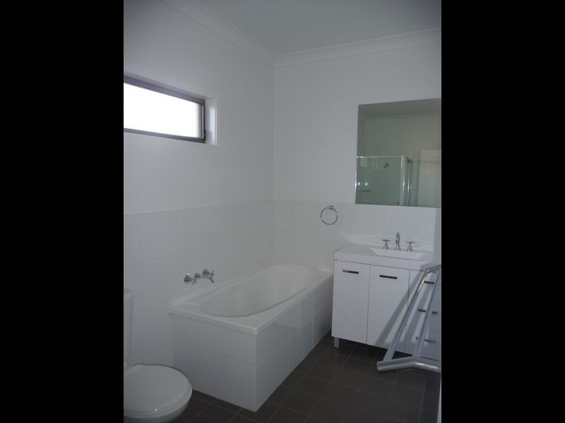 3/8 Bayview Street, Warners Bay NSW 2282